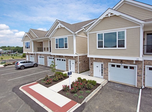Woodmont Valley Apartments - Macungie, PA