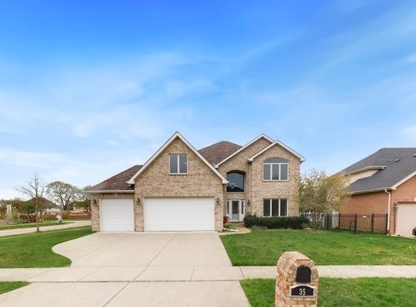 35 Clair Ct - Roselle, IL