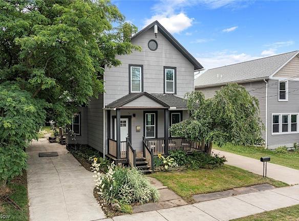 1619 Auburn Ave - Cleveland, OH
