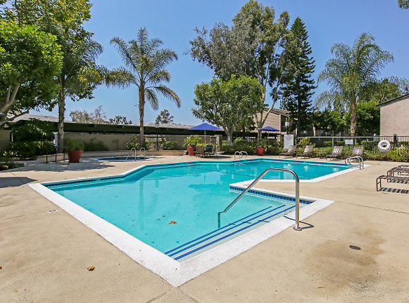 Villa Buena Apartments - Buena Park, CA