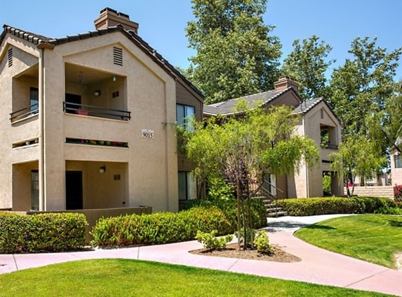 Fanita Meadows Apartments - Santee, CA