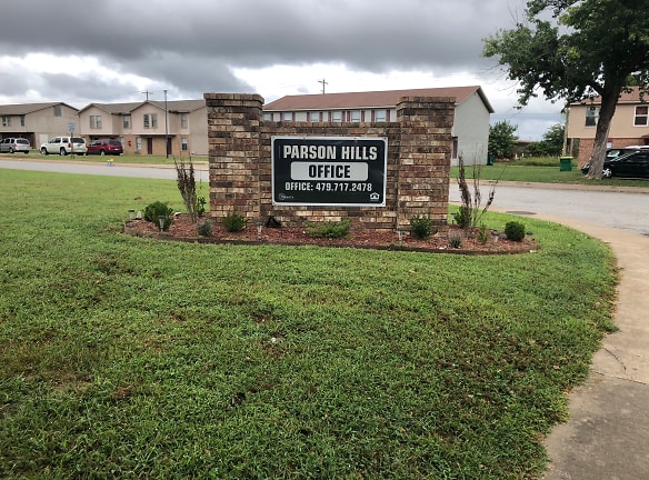The Life At Woodland Hills Apartments - Springdale, AR