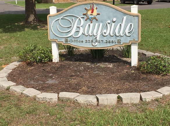 Bayside Apartments - Bay Saint Louis, MS