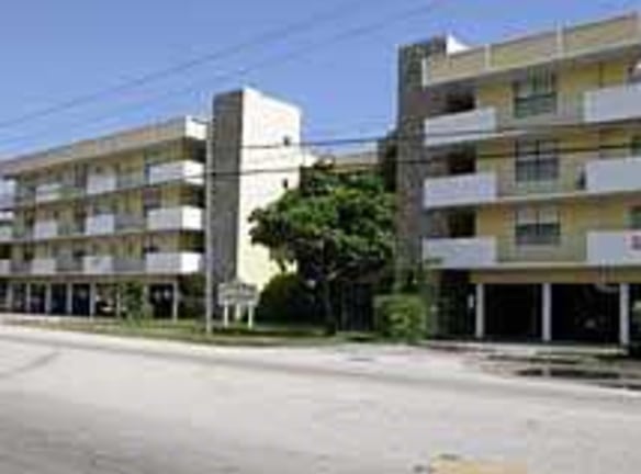 Sun King Apartments - North Miami, FL