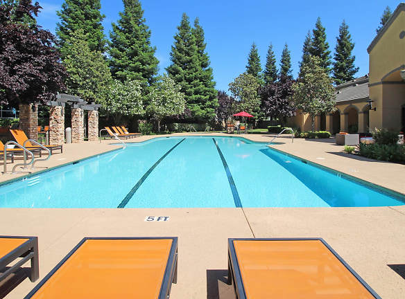 Oak Brook Apartments - Rancho Cordova, CA