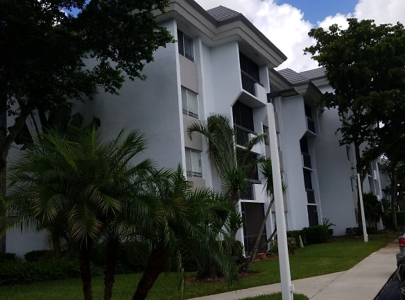 Bela Sera Condominiums Apartments - Plantation, FL