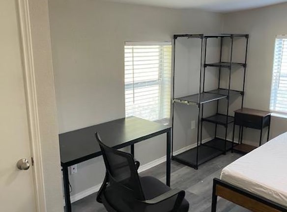 Room For Rent - Desoto, TX