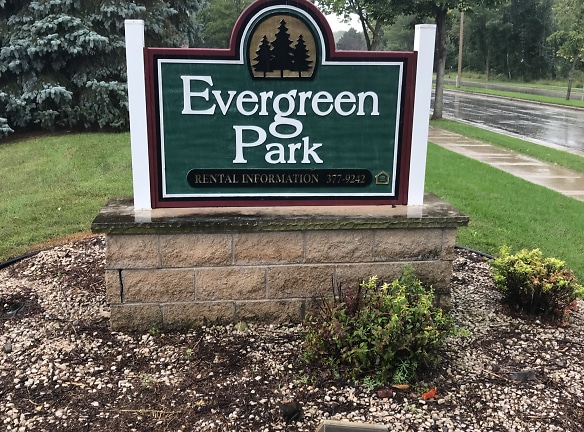 Evergreen Park Apartments I & II - Cedarburg, WI