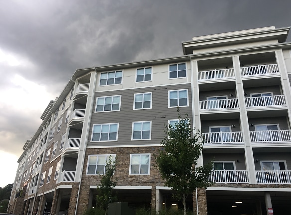 The Residence At Tailrace Marina Apartments - Mount Holly, NC