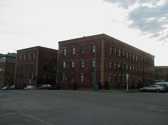 Landmark Court - Tacoma, WA