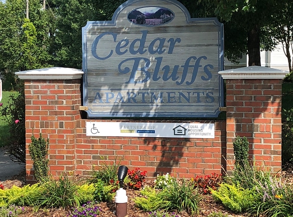 Cedar Bluff Apartments - Hendersonville, NC