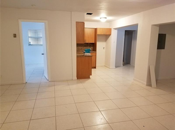 2503 NW 16th Ct - Fort Lauderdale, FL