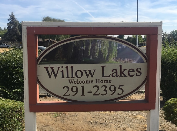 Willow Lake Apartments - Clovis, CA