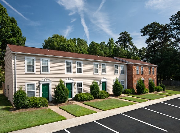 Woodbriar Apartments - Richmond, VA