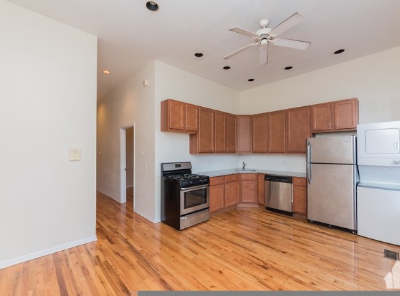 2454 N Southport Ave unit 001F - Chicago, IL