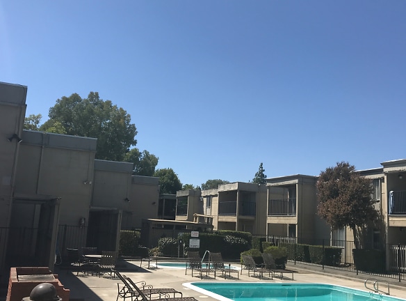 Wake Forest Apartments - Davis, CA
