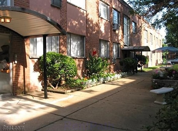 Bevo Apartments - Saint Louis, MO