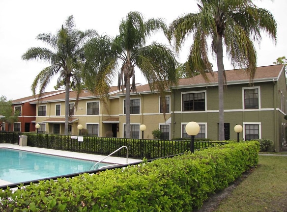 Pineview Apartments - Clearwater, FL