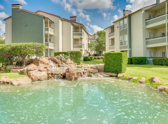 Summer Bend Apartments - Irving, TX