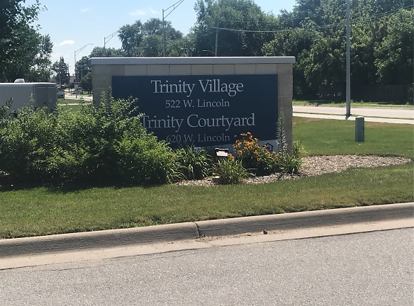 Trinity Courtyard Apartments - Papillion, NE