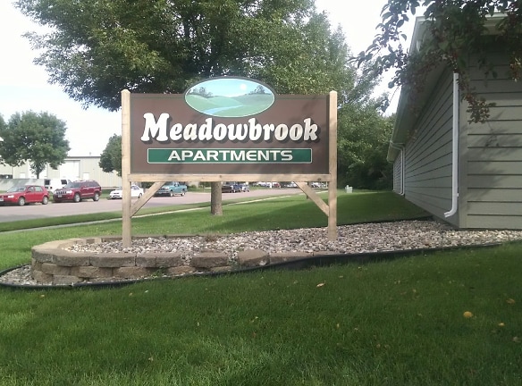 Meadowbrook Apartments - Sioux Falls, SD