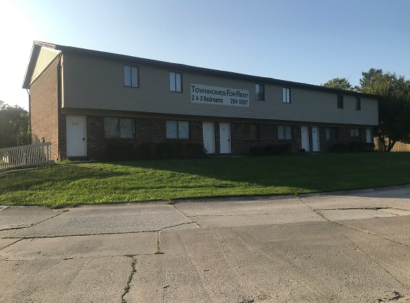 Canterbury Townhomes Apartments - Muncie, IN