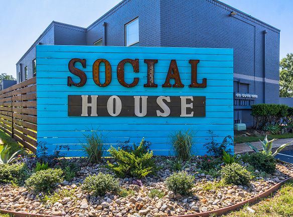Social House - Nacogdoches, TX