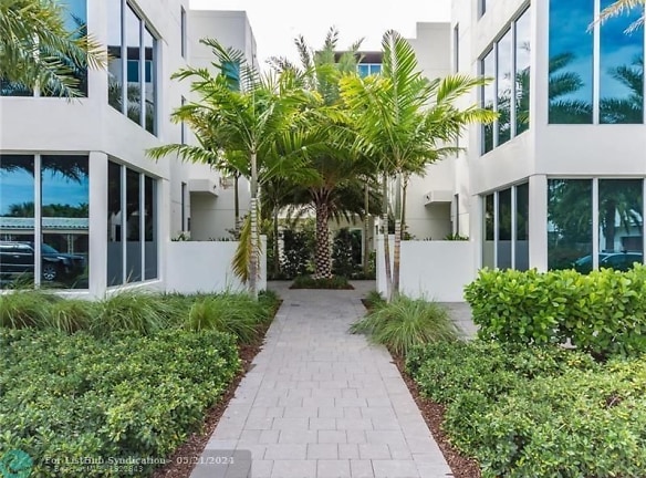 240 Shore Ct - Lauderdale By The Sea, FL
