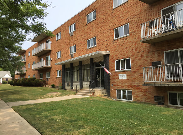 Beachland Manor Apartments - Cleveland, OH