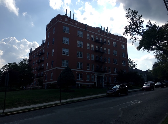 293 Chestnut St Apartments - Nutley, NJ