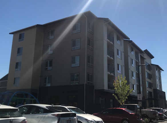 Uptown Square Apartments - Federal Way, WA