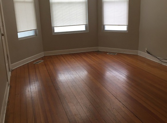 3747 W Diversey Ave 1 Apartments - Chicago, IL