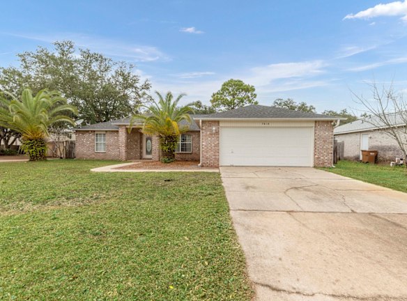 7810 Lola Cir - Navarre, FL