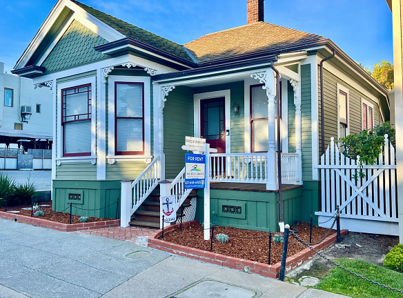 166 Forest Ave - Pacific Grove, CA
