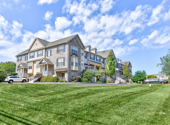 Heritage Pointe Townhomes - Chalfont, PA