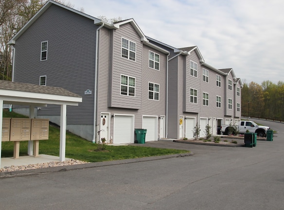 Ledyard Meadows - Bld 300-400 Apartments - Ledyard, CT