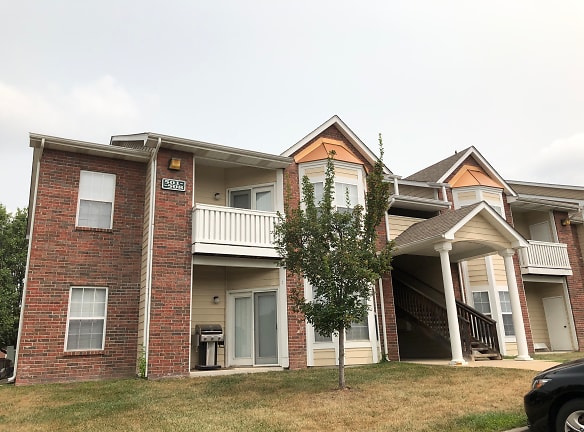 Country Club Apartments - Columbia, MO