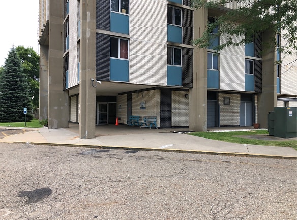 Mckinley Park Apartments - Canton, OH