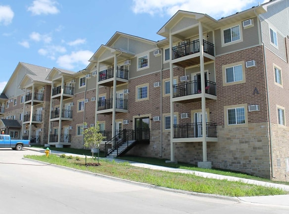 Hilltop Apartments Senior Living - Des Moines, IA