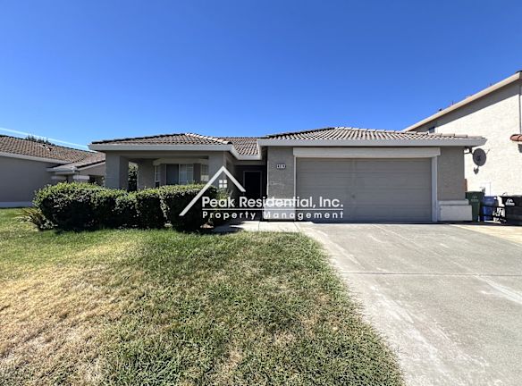 8318 Lake Willow Way - Elk Grove, CA