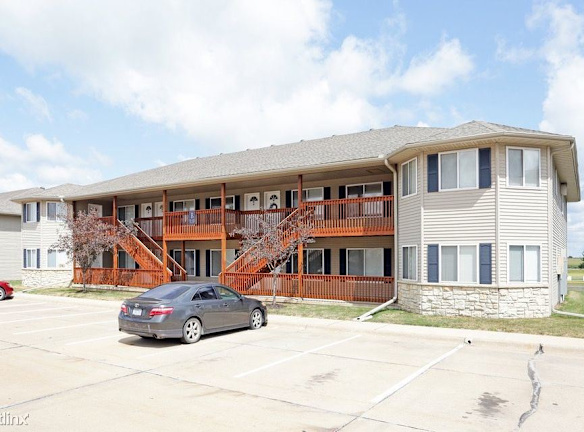 711 N 1st St - Eldridge, IA