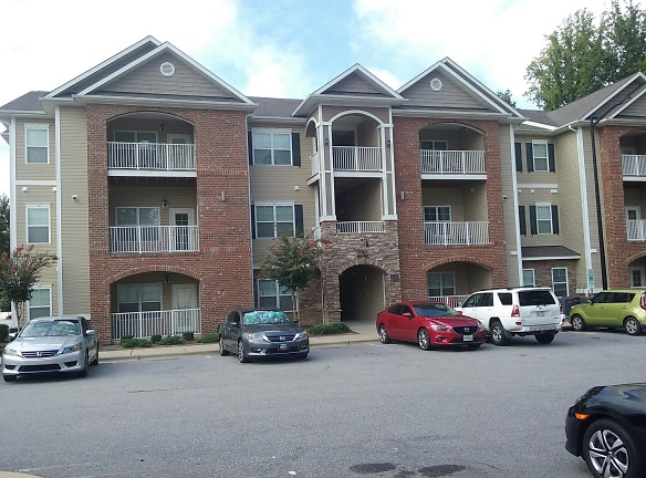 Cliff Creek Apartments - Fayetteville, NC