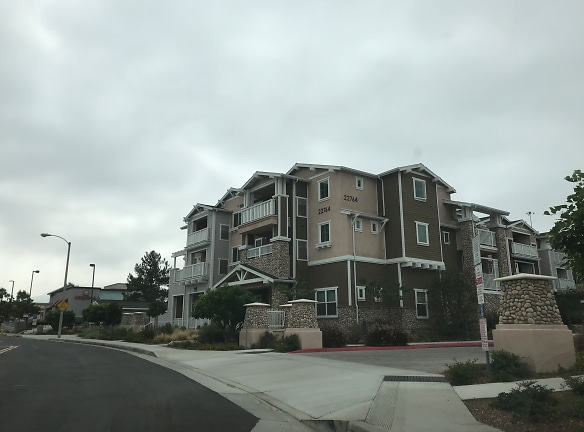 Oakcrest Terrace Apartments - Yorba Linda, CA