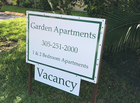 Garden Apartments - Palmetto Bay, FL