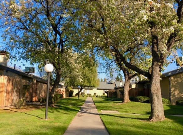 Maple Leaf Apartments - Fresno, CA