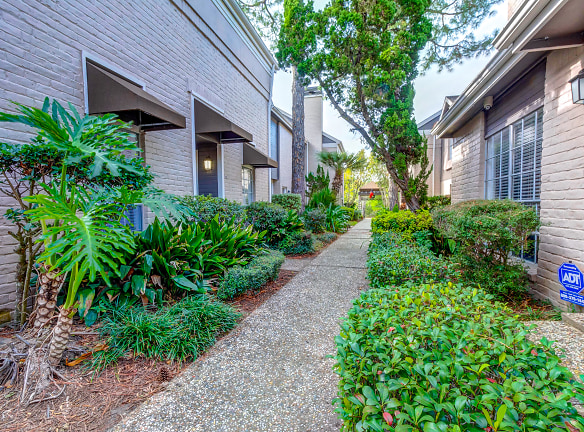 Woodway Garden Townhomes - Houston, TX