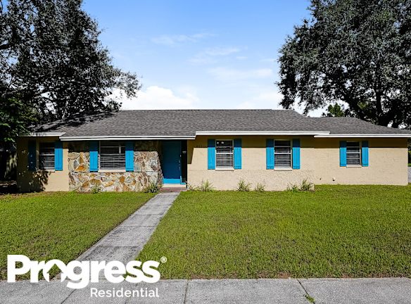 607 Rollingwood Ln - Valrico, FL