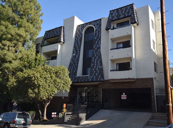 3960 Apartments - Studio City, CA
