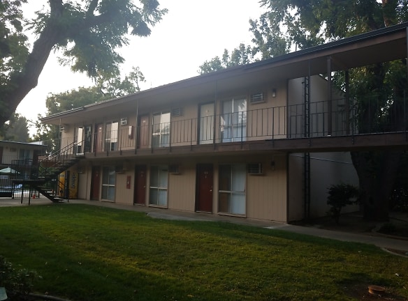 Warren House Apartments - Sacramento, CA