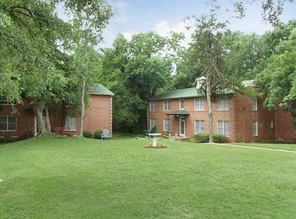 Virginia Manor Apartments - Dallas, TX